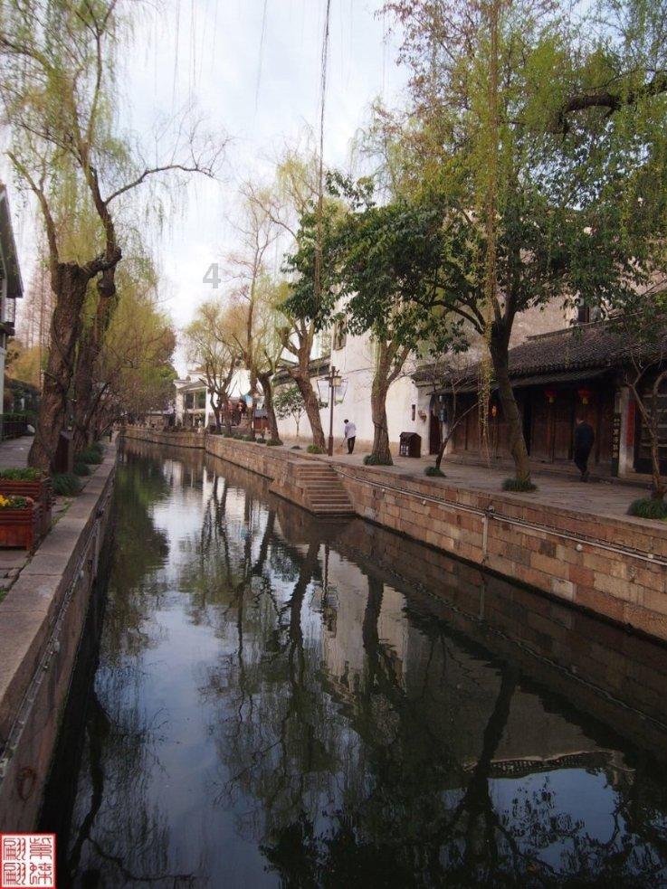 南京作为六朝古都，历史文化底蕴深厚，也是对王安石影响最大地方
